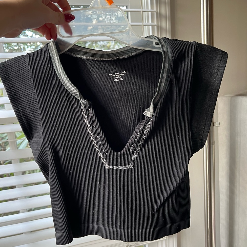 Trendy black Urban Outfitters crop top